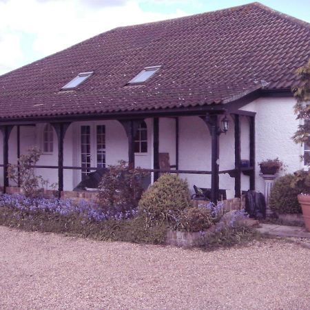 Bluebell Cottage Staines-upon-Thames Exterior photo